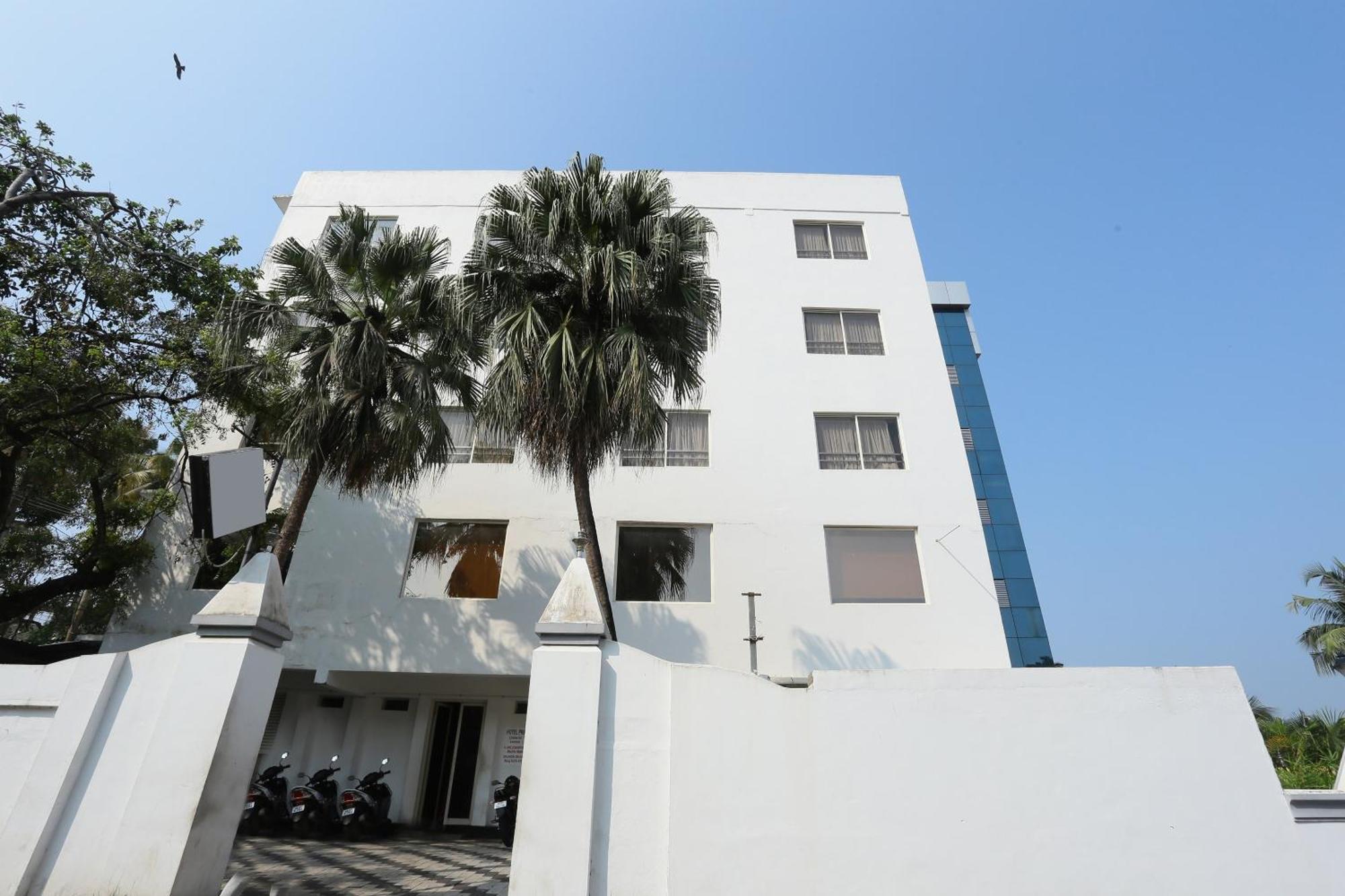 Super Townhouse Prince Palace Thiruvananthapuram Εξωτερικό φωτογραφία